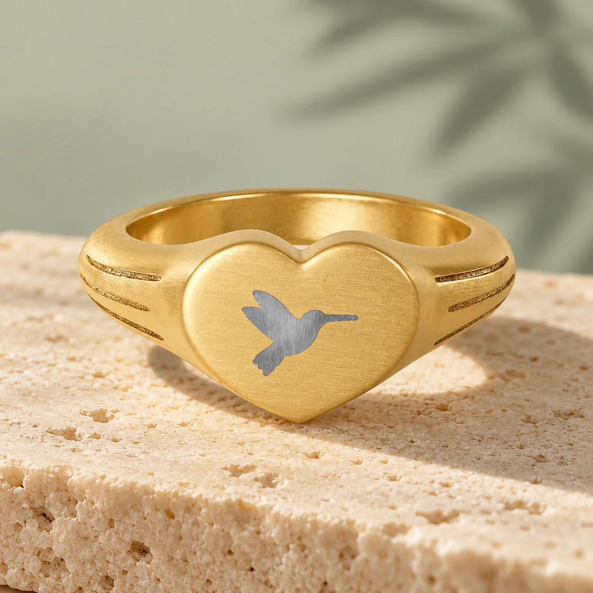 Hummingbird Heart Ring — Gold